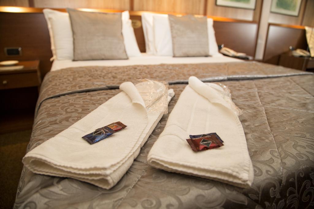 Hotel Motel Ovest Vittuone Buitenkant foto
