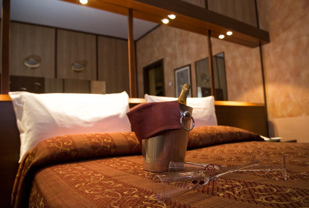 Hotel Motel Ovest Vittuone Kamer foto