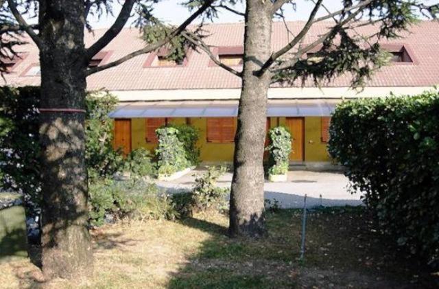 Hotel Motel Ovest Vittuone Buitenkant foto