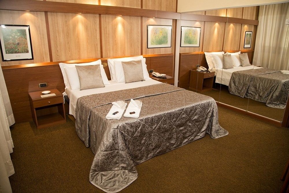 Hotel Motel Ovest Vittuone Buitenkant foto