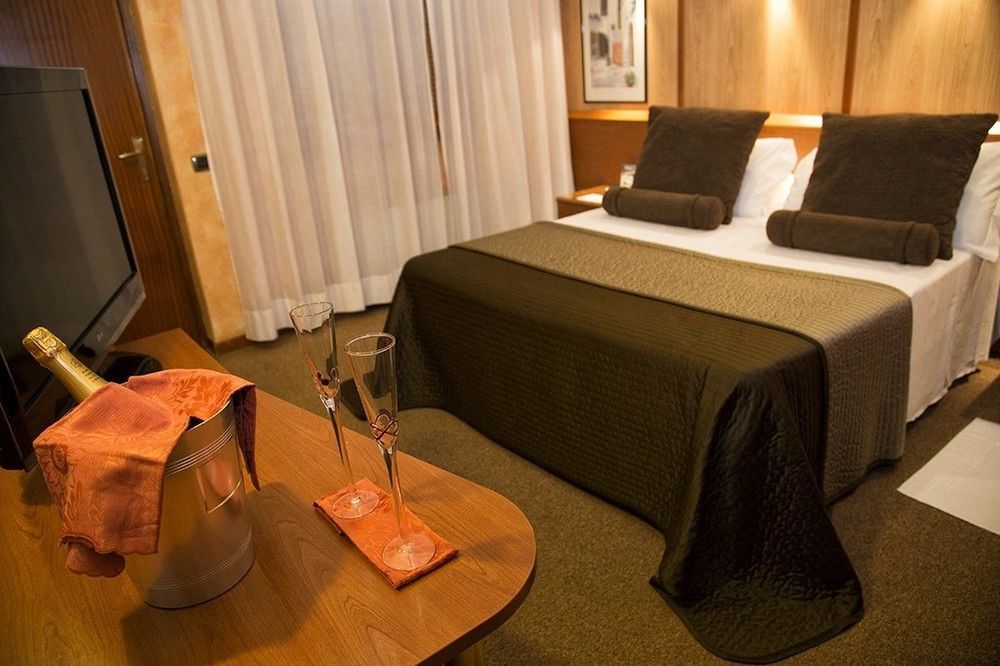 Hotel Motel Ovest Vittuone Buitenkant foto