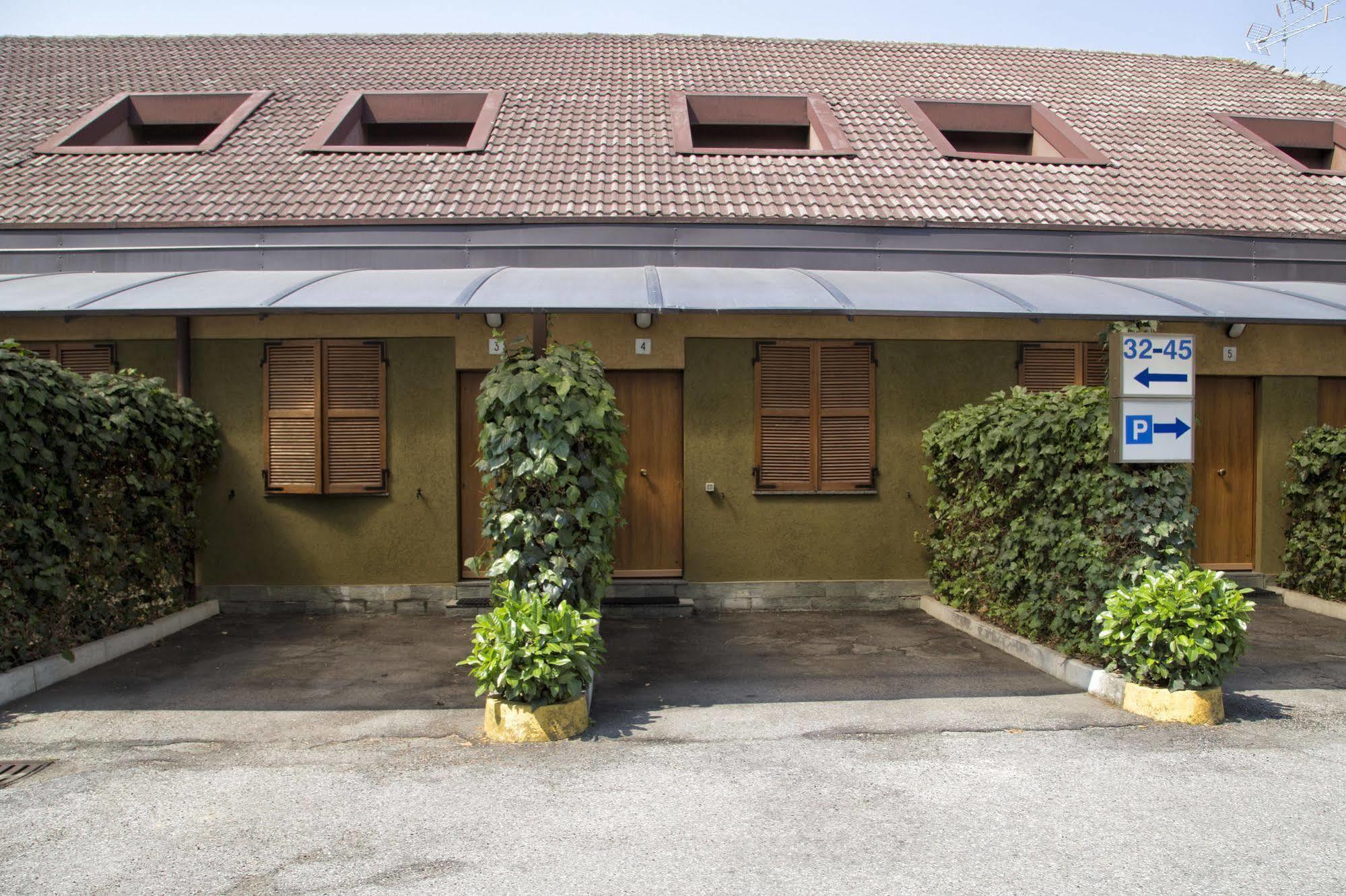 Hotel Motel Ovest Vittuone Buitenkant foto
