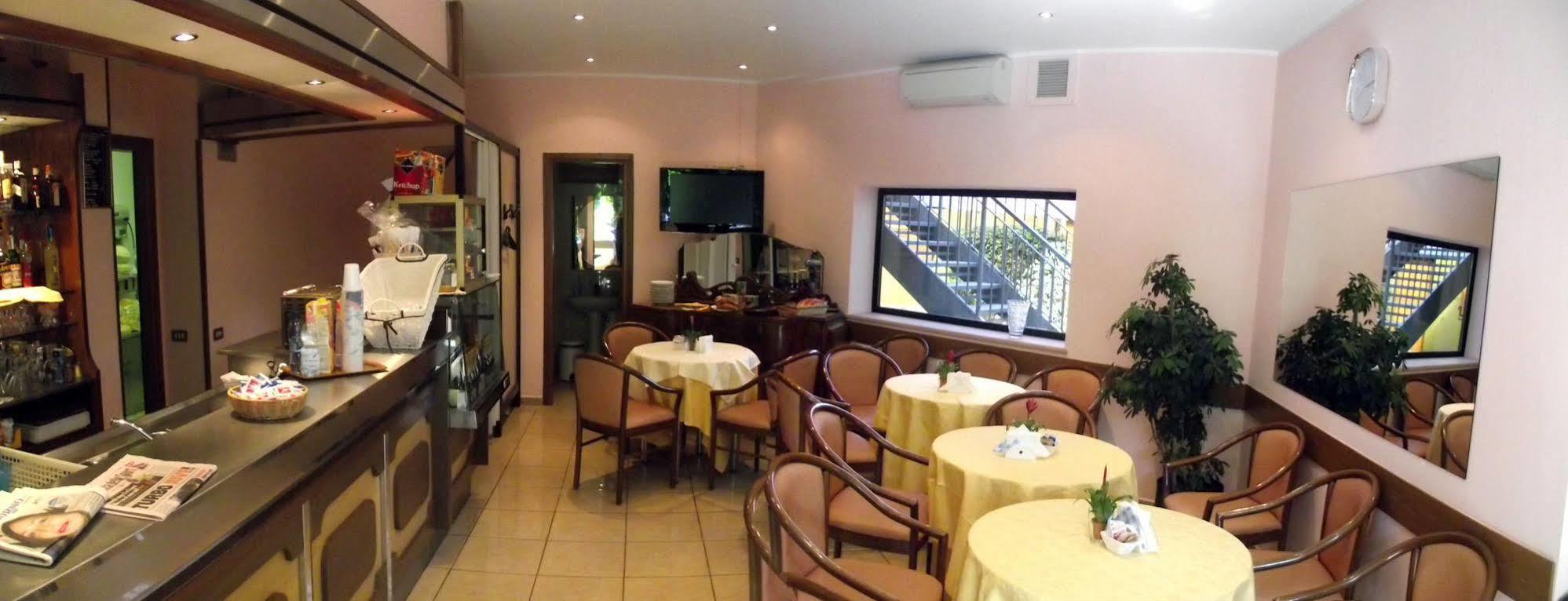 Hotel Motel Ovest Vittuone Buitenkant foto